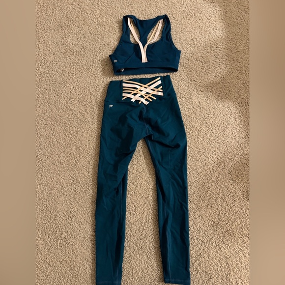 Fabletics Matching Set - Picture 2 of 3